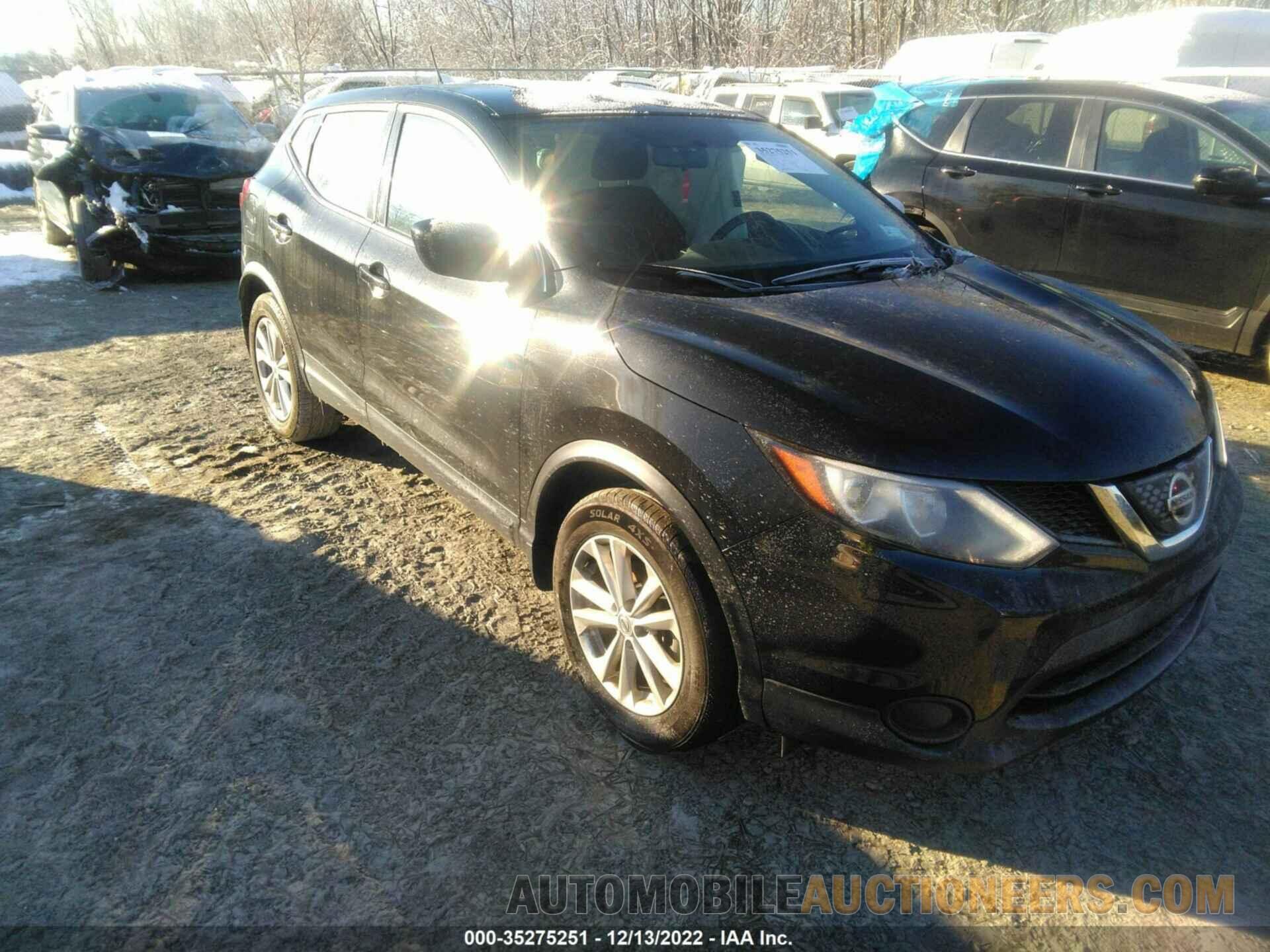 JN1BJ1CR8JW266454 NISSAN ROGUE SPORT 2018