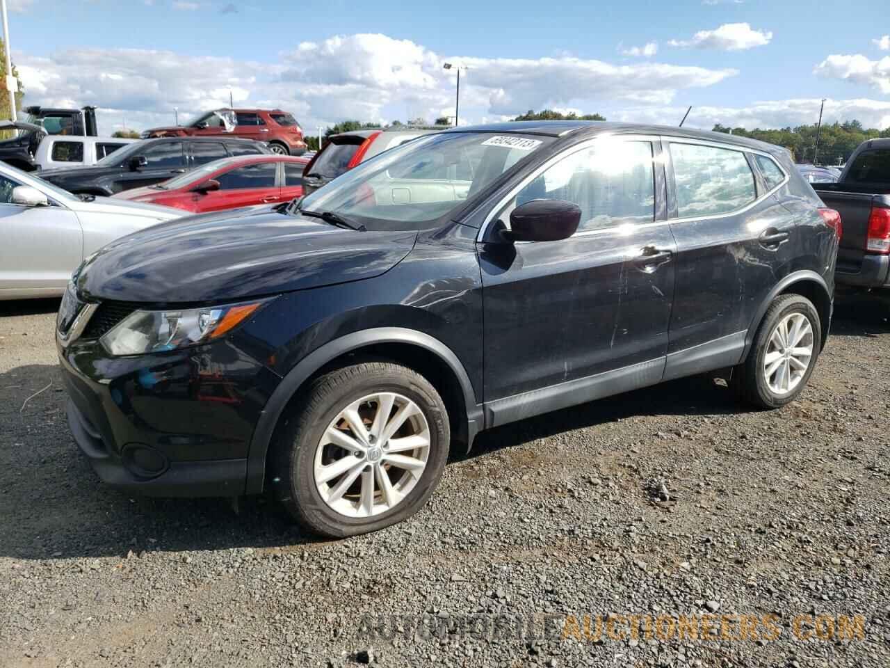 JN1BJ1CR8JW268981 NISSAN ROGUE 2018