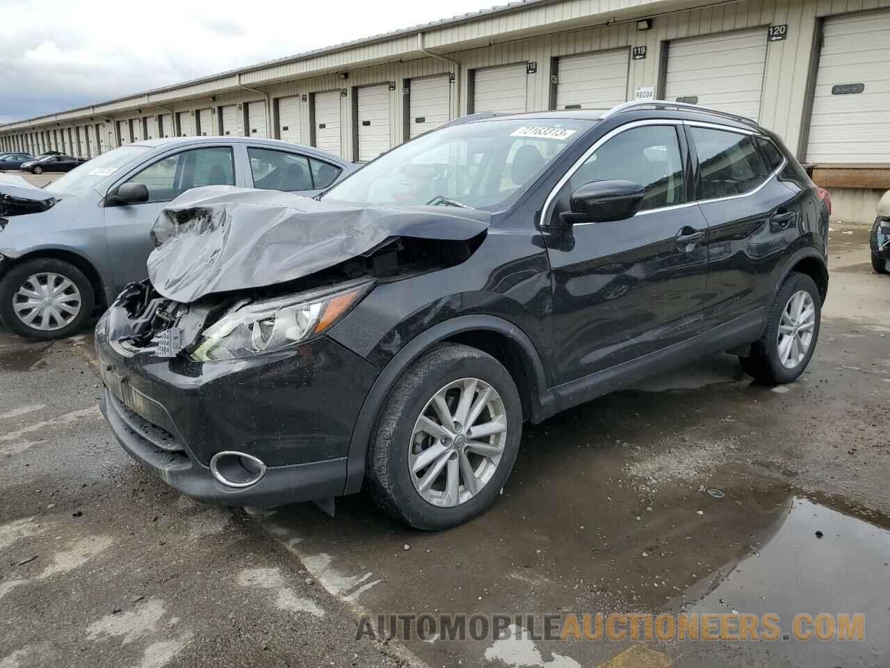 JN1BJ1CR8JW285201 NISSAN ROGUE 2018