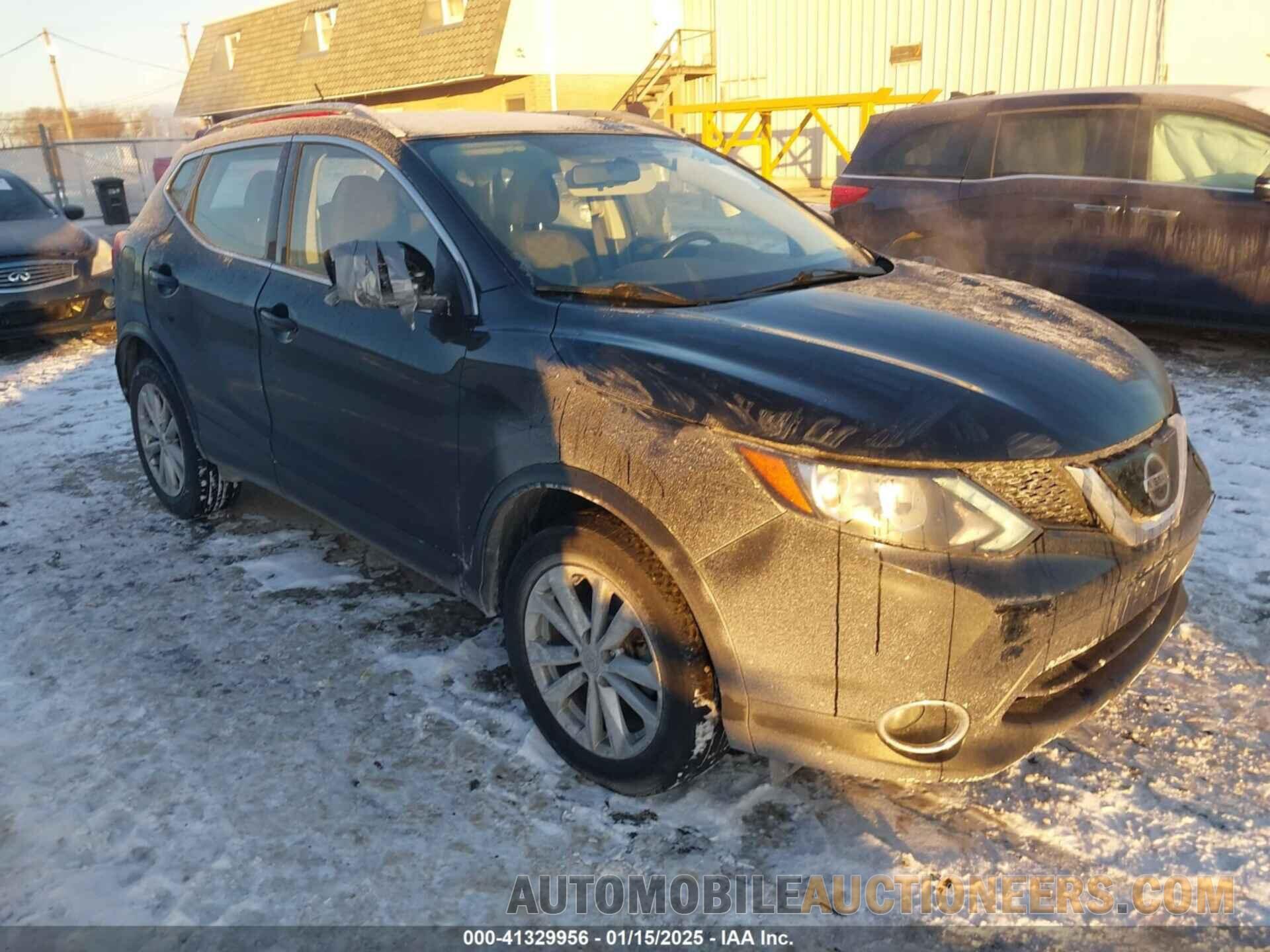 JN1BJ1CR8JW294237 NISSAN ROGUE SPORT 2018