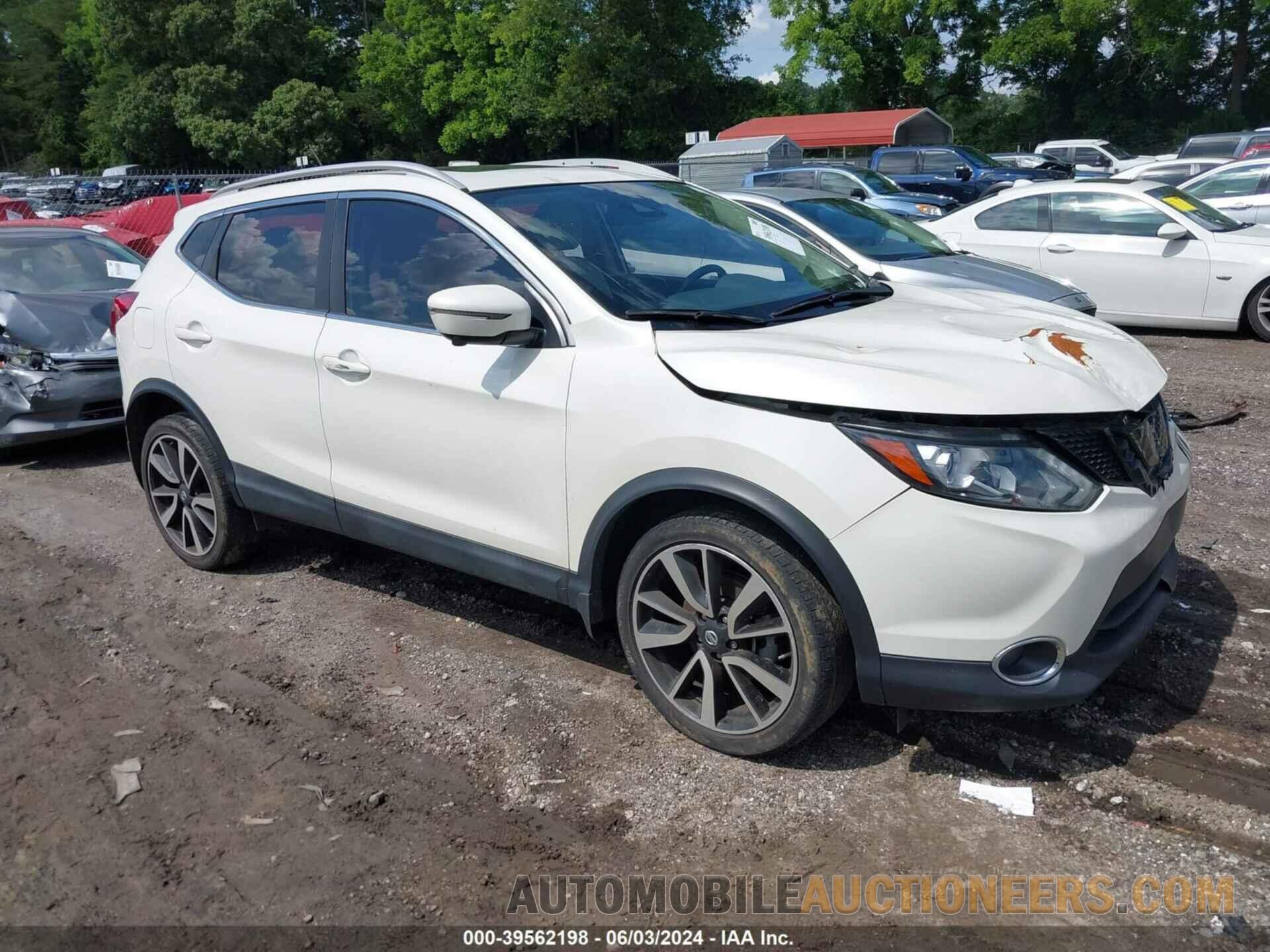 JN1BJ1CR9JW203430 NISSAN ROGUE SPORT 2018