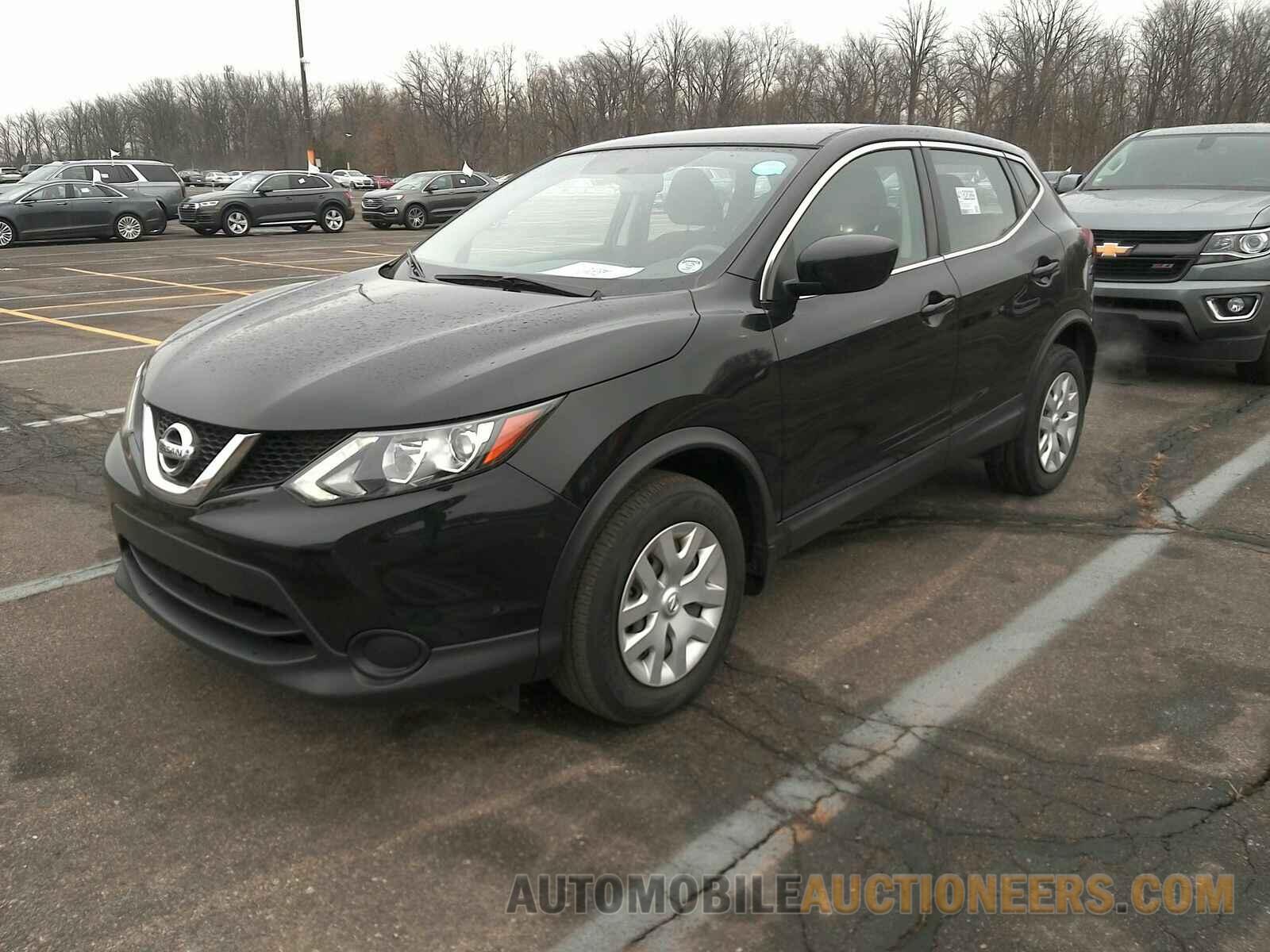 JN1BJ1CR9JW206117 Nissan Rogue Sport 2018