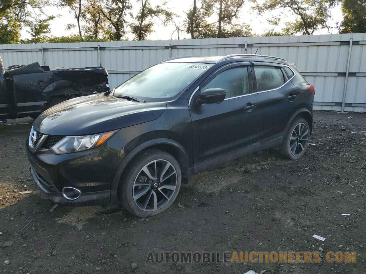 JN1BJ1CR9JW210765 NISSAN ROGUE 2018