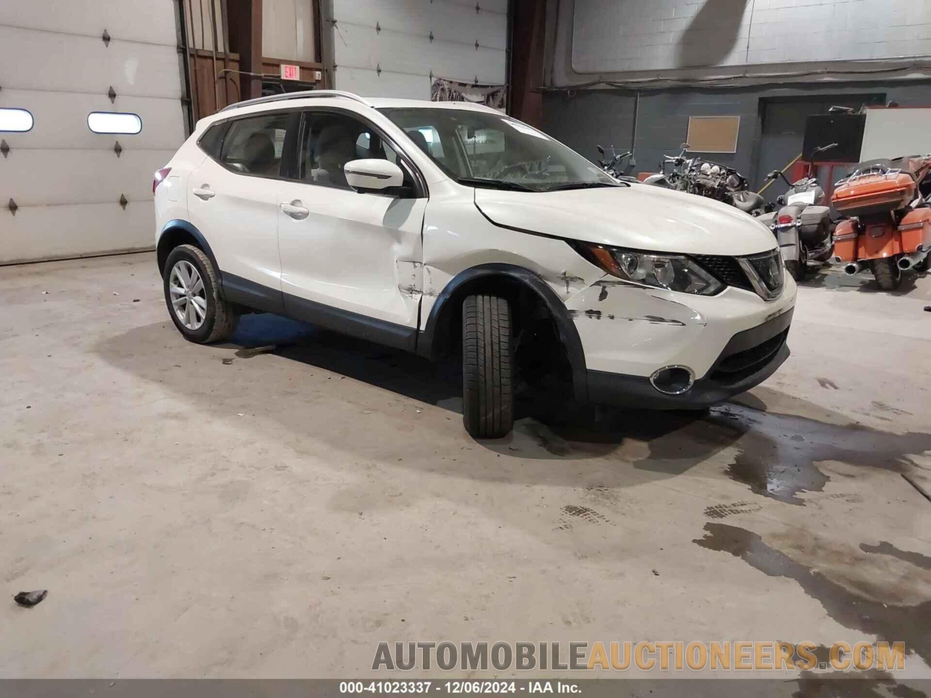 JN1BJ1CR9JW252062 NISSAN ROGUE SPORT 2018