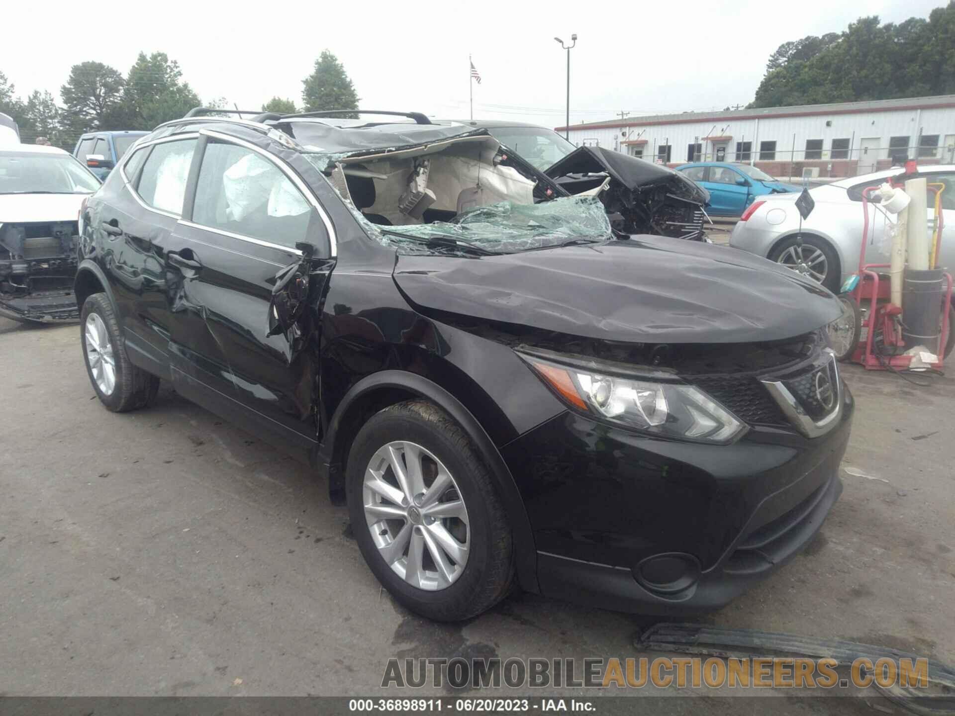 JN1BJ1CR9JW253745 NISSAN ROGUE SPORT 2018