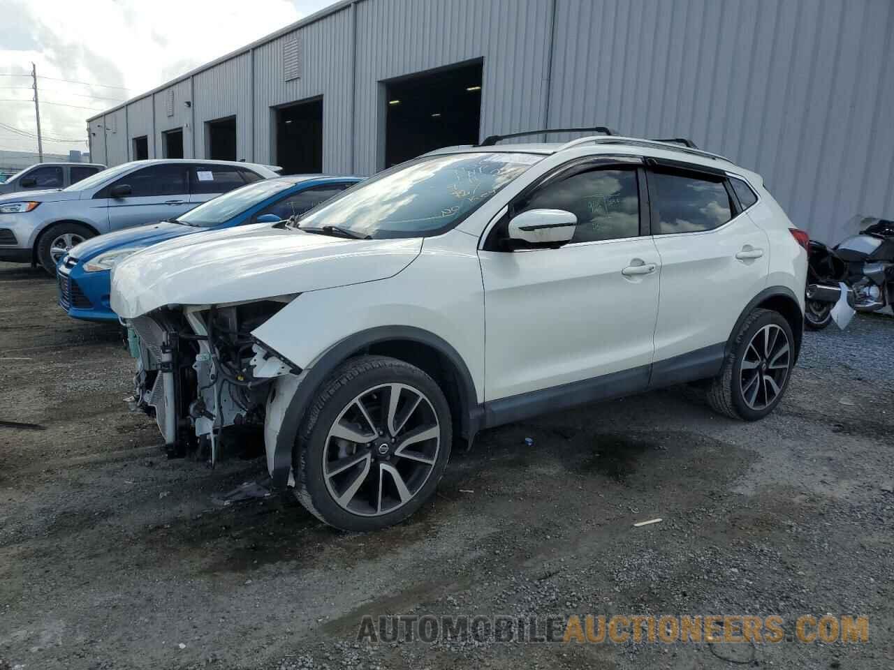 JN1BJ1CR9JW266544 NISSAN ROGUE 2018