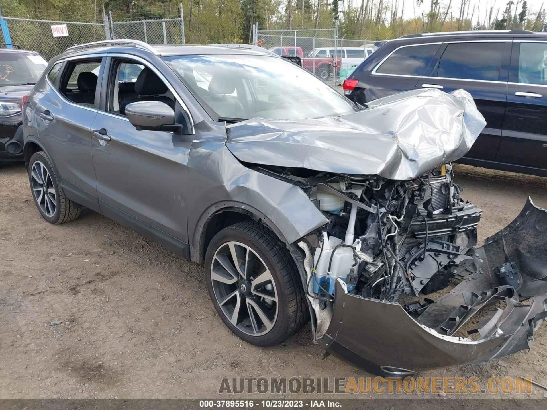 JN1BJ1CR9JW289869 NISSAN ROGUE SPORT 2018