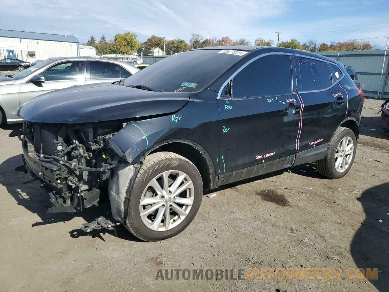 JN1BJ1CR9JW600653 NISSAN ROGUE 2018