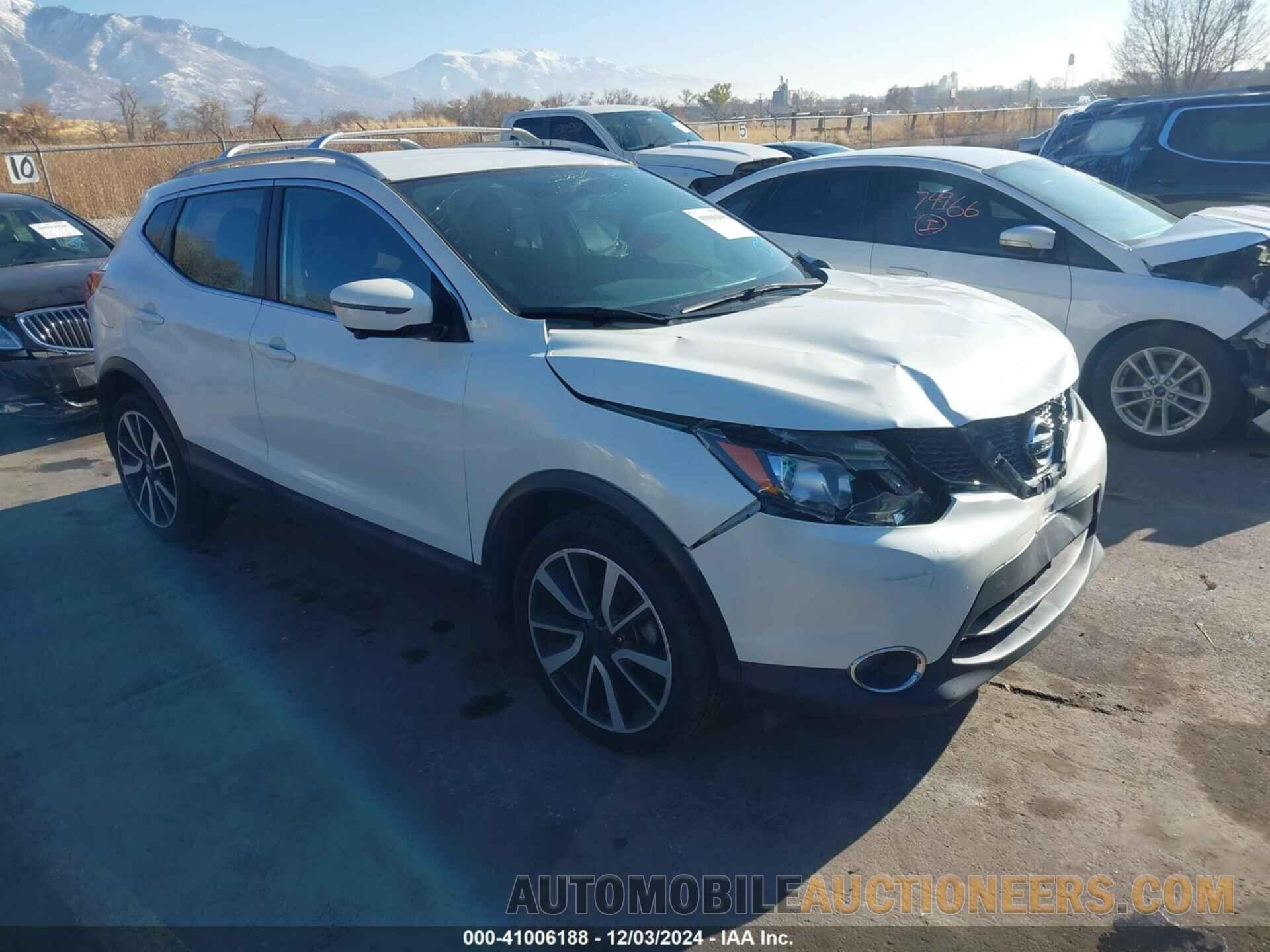 JN1BJ1CRXHW109440 NISSAN ROGUE SPORT 2017