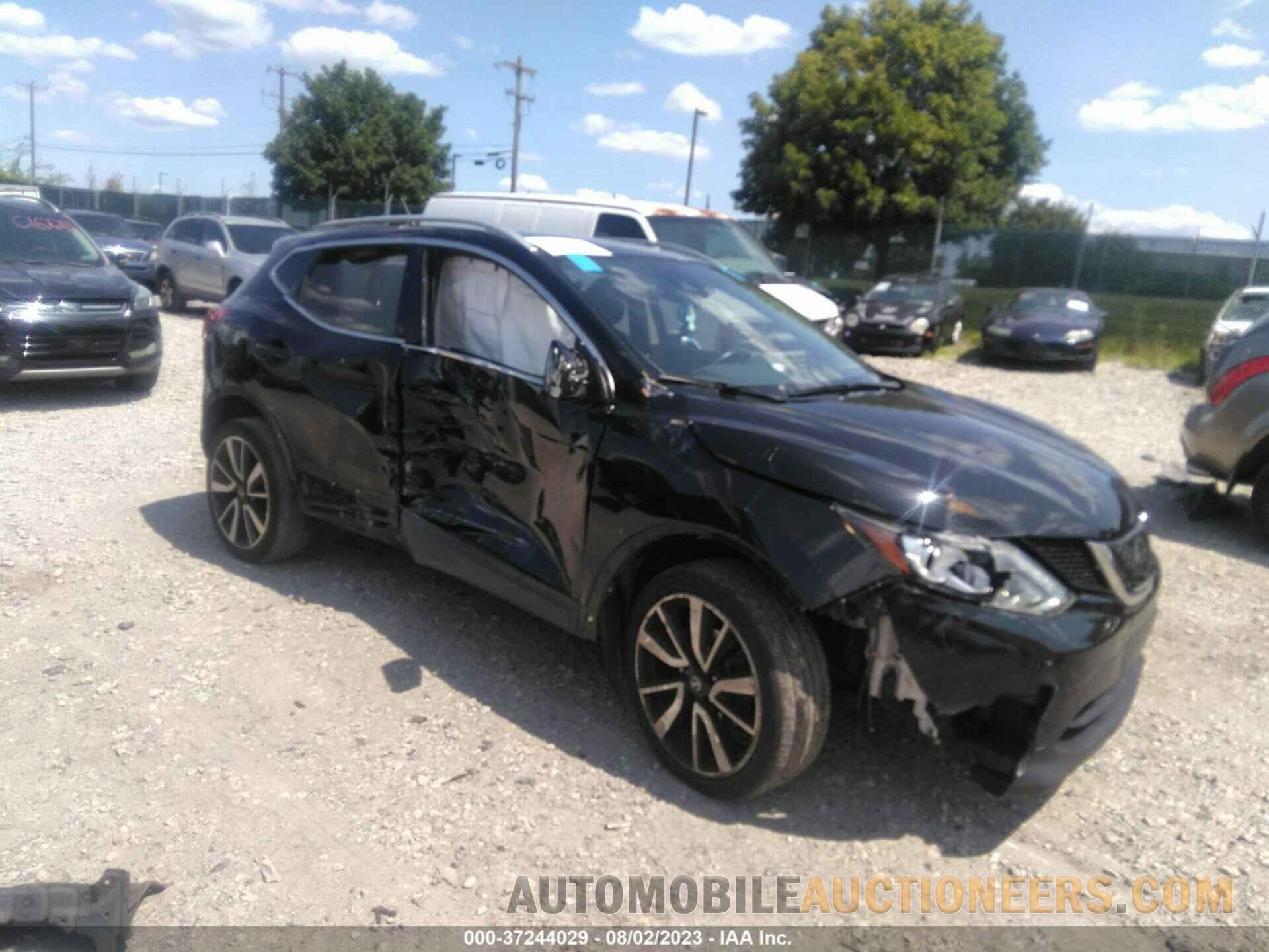 JN1BJ1CRXJW265936 NISSAN ROGUE SPORT 2018