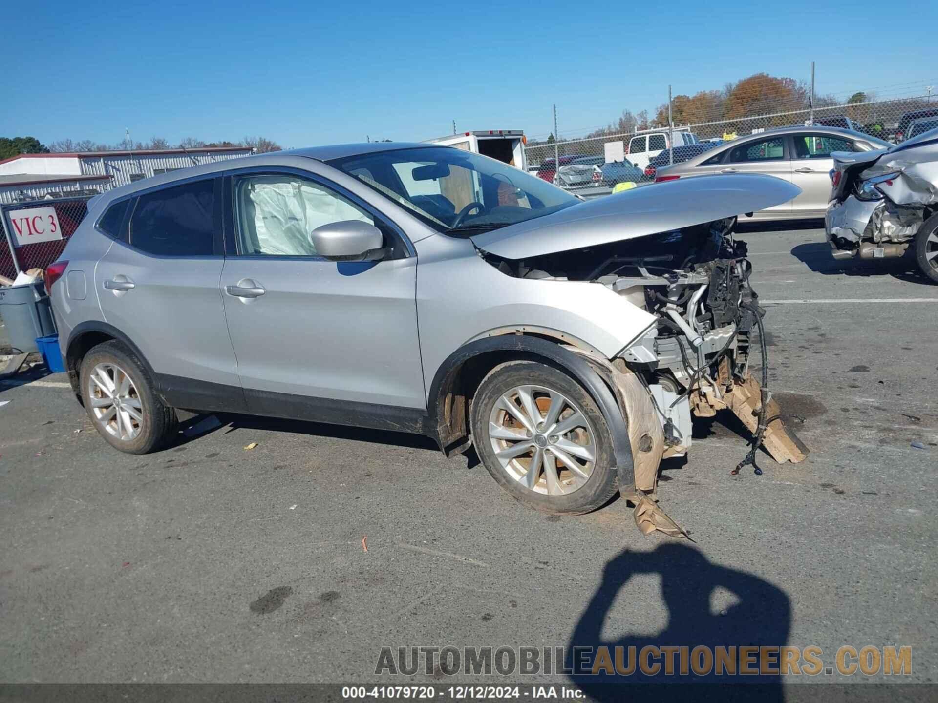 JN1BJ1CRXJW600807 NISSAN ROGUE SPORT 2018