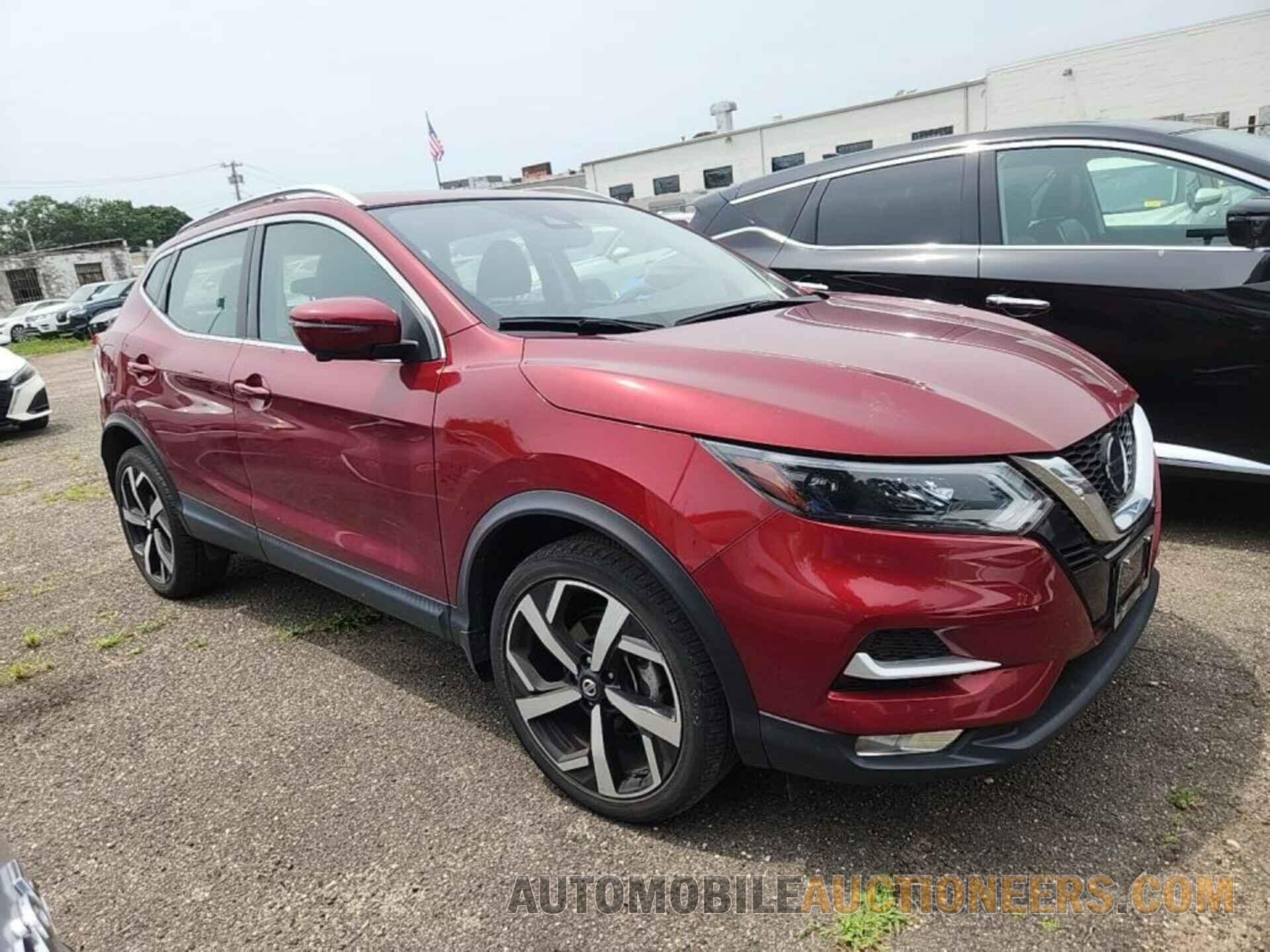 JN1BJ1CW4MW437243 NISSAN ROGUE SPORT 2021