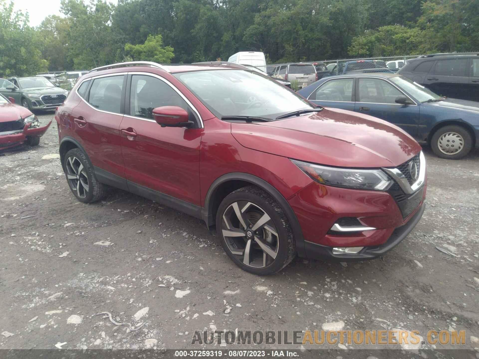 JN1BJ1CW8MW423233 NISSAN ROGUE SPORT 2021