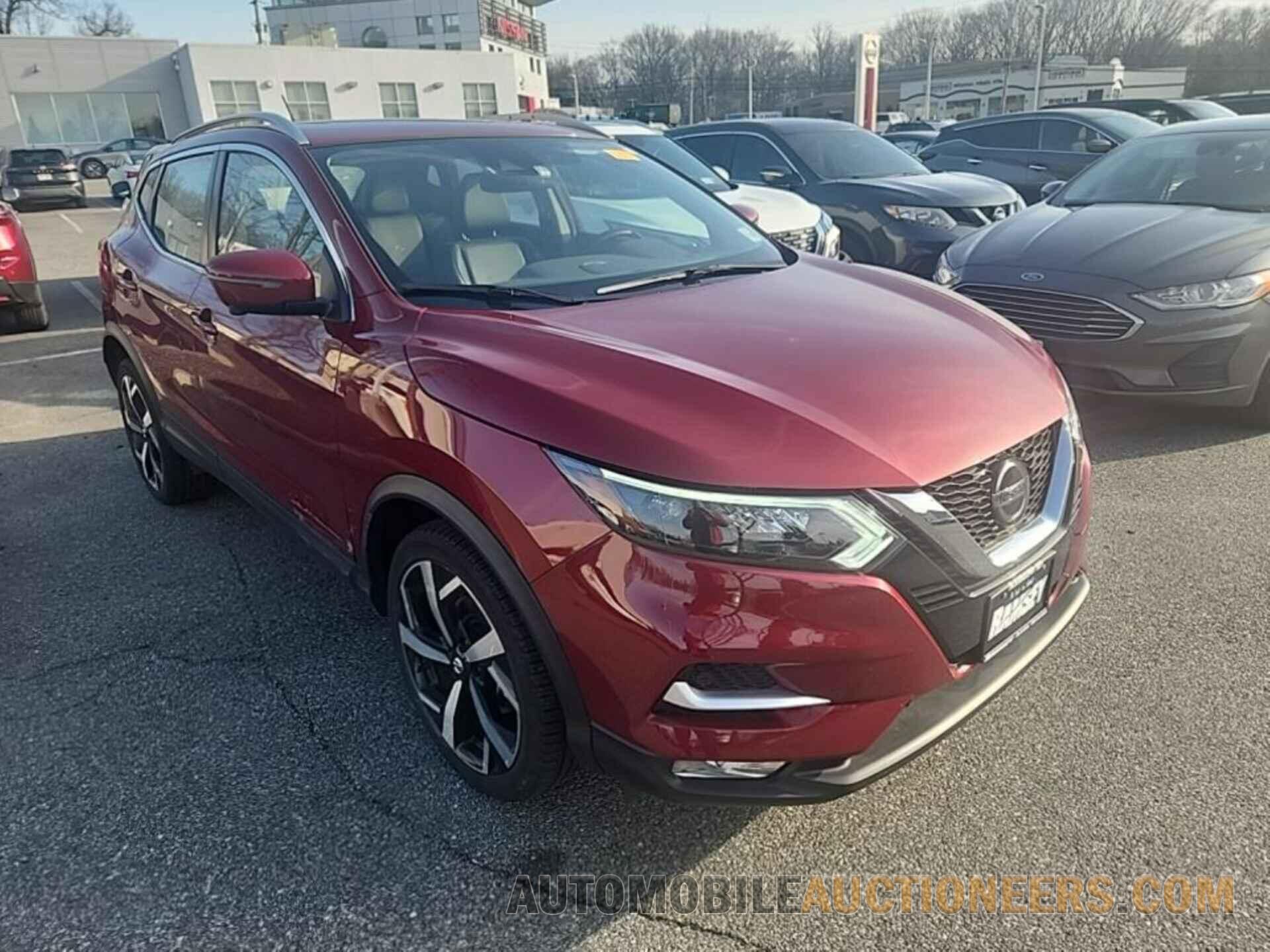 JN1BJ1CW8MW423653 NISSAN ROGUE SPORT 2021