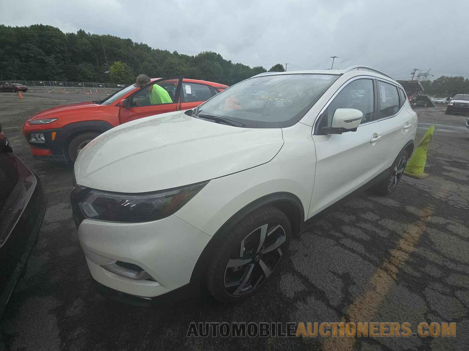 JN1BJ1CW8NW483966 Nissan Rogue Sport 2022