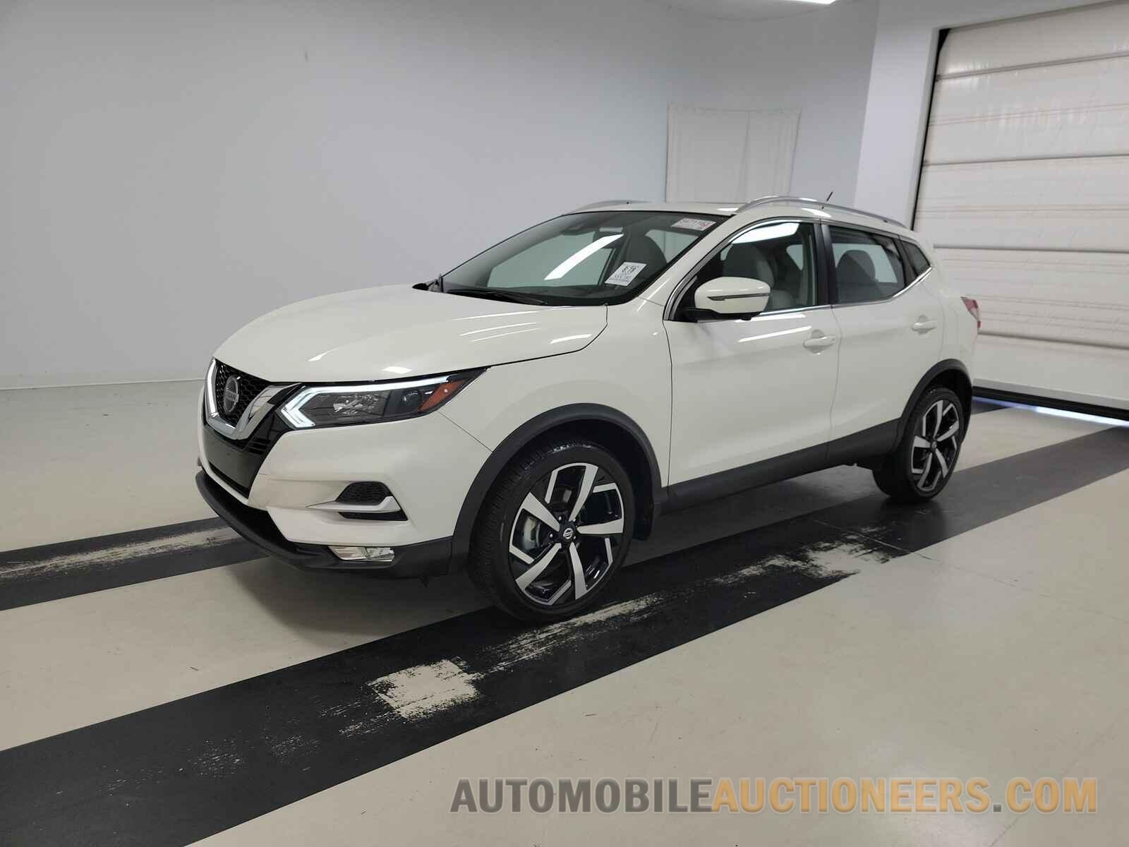 JN1BJ1CWXMW669393 Nissan Rogue Sport 2021