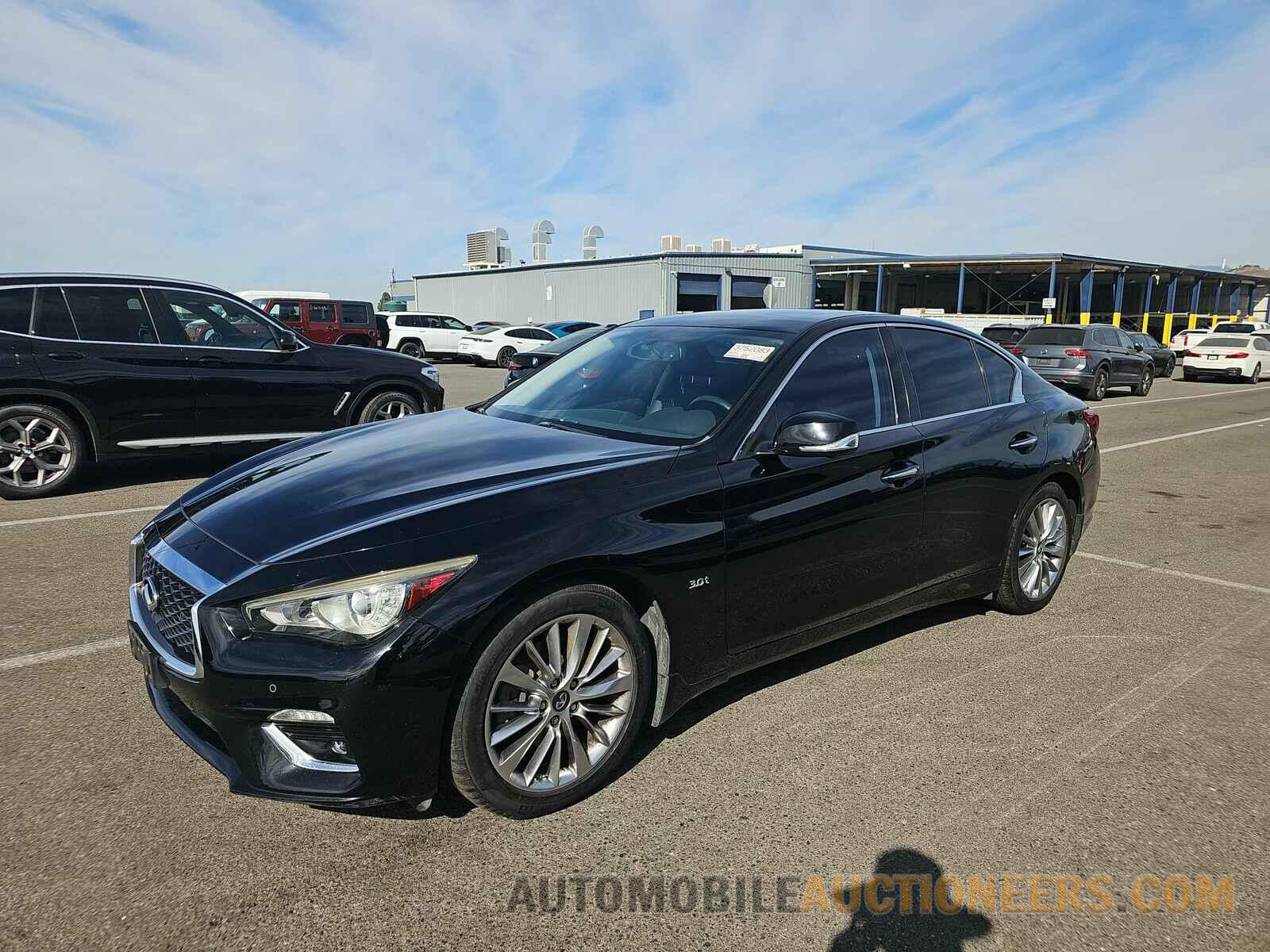 JN1EV7AP7JM356048 INFINITI Q50 2018