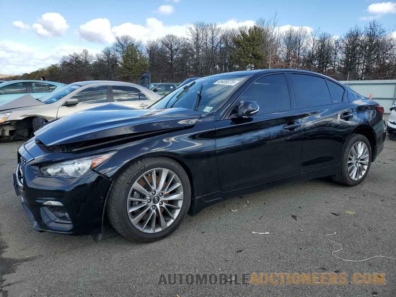 JN1EV7AR5JM437664 INFINITI Q50 2018