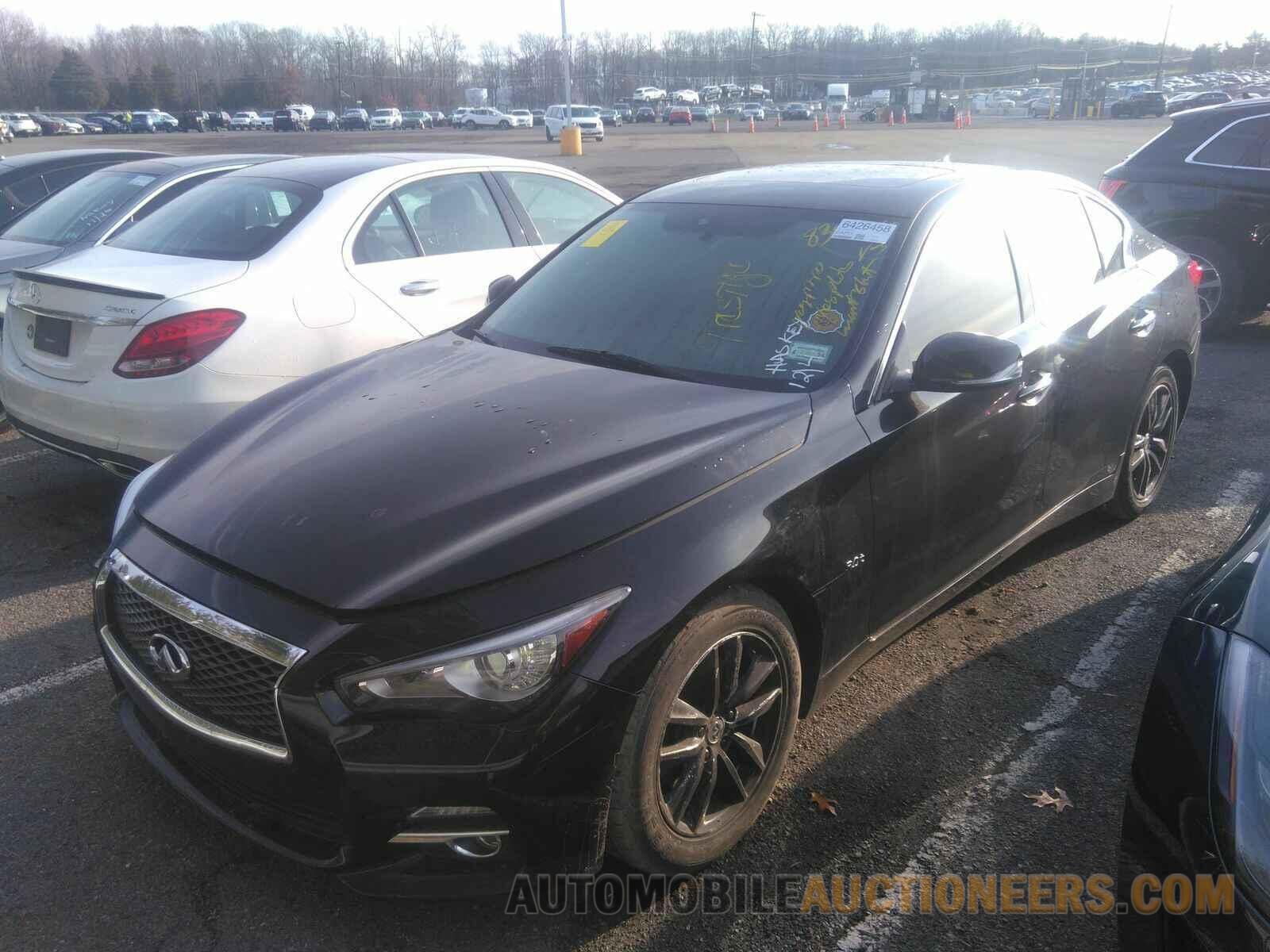 JN1EV7AR7HM830740 INFINITI Q50 2017