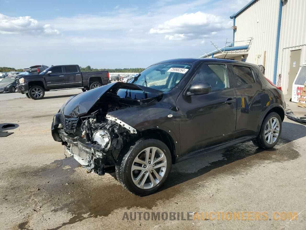 JN8AF5MV4DT208090 NISSAN JUKE 2013