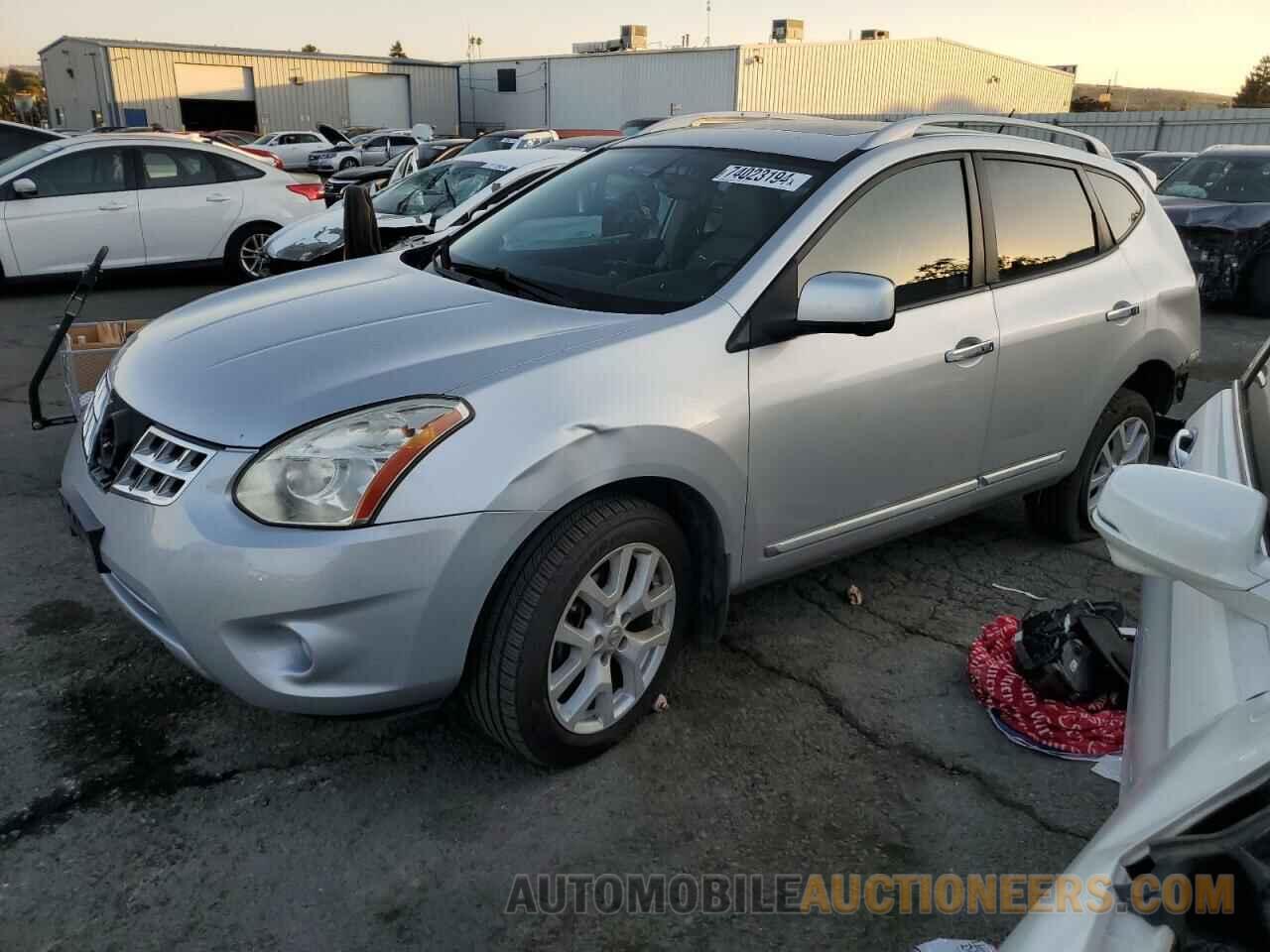 JN8AS5MT4DW510438 NISSAN ROGUE 2013