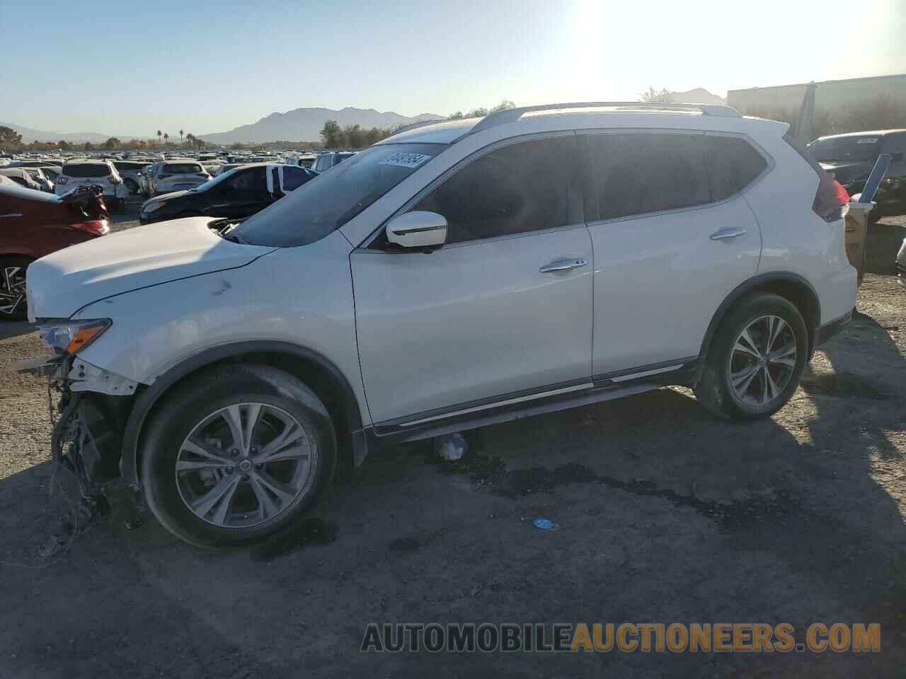 JN8AT2MT1JW452599 NISSAN ROGUE 2018