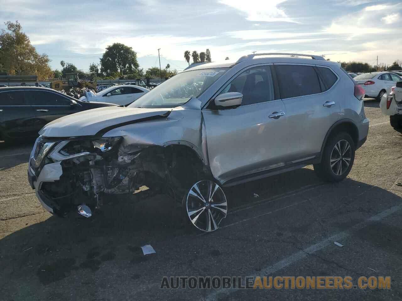 JN8AT2MT1JW464381 NISSAN ROGUE 2018