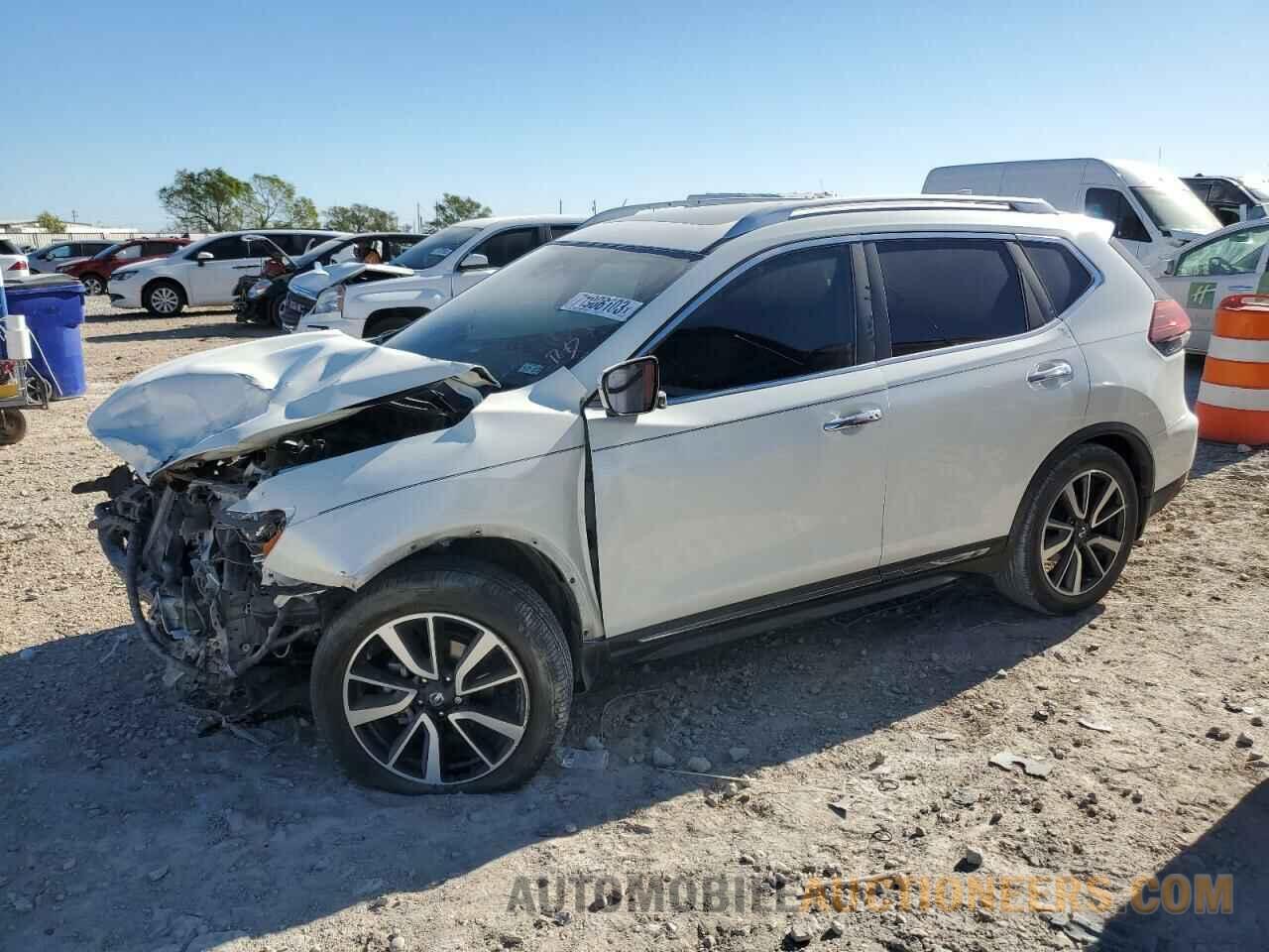 JN8AT2MT2JW468147 NISSAN ROGUE 2018