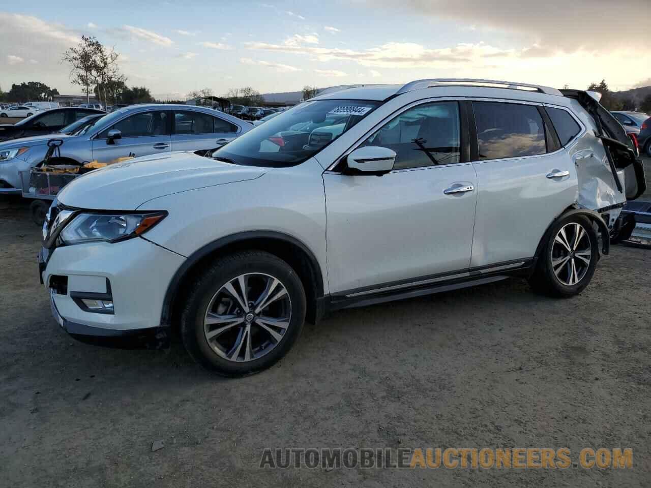 JN8AT2MT3HW386034 NISSAN ROGUE 2017