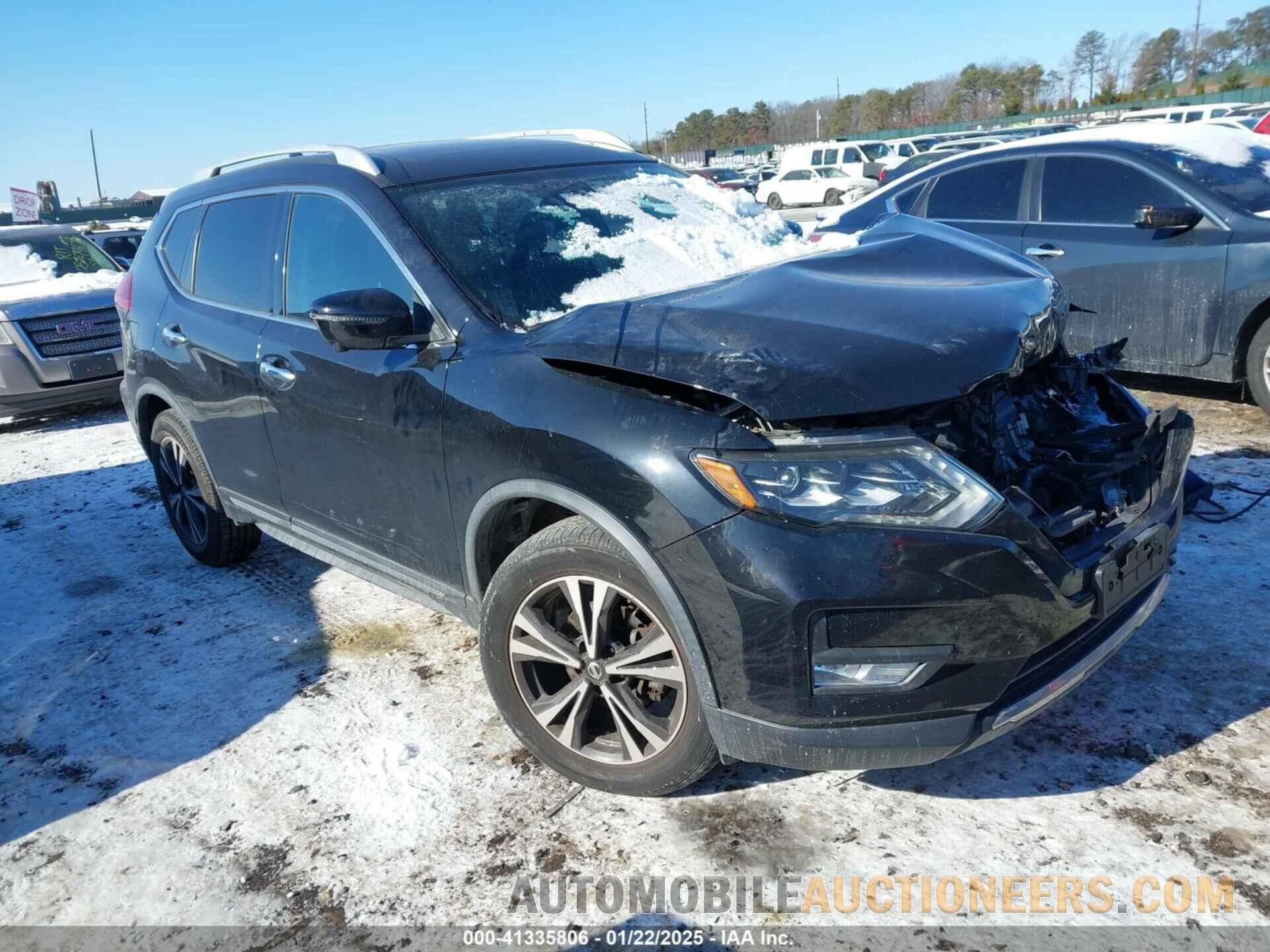 JN8AT2MV2JW304530 NISSAN ROGUE 2018