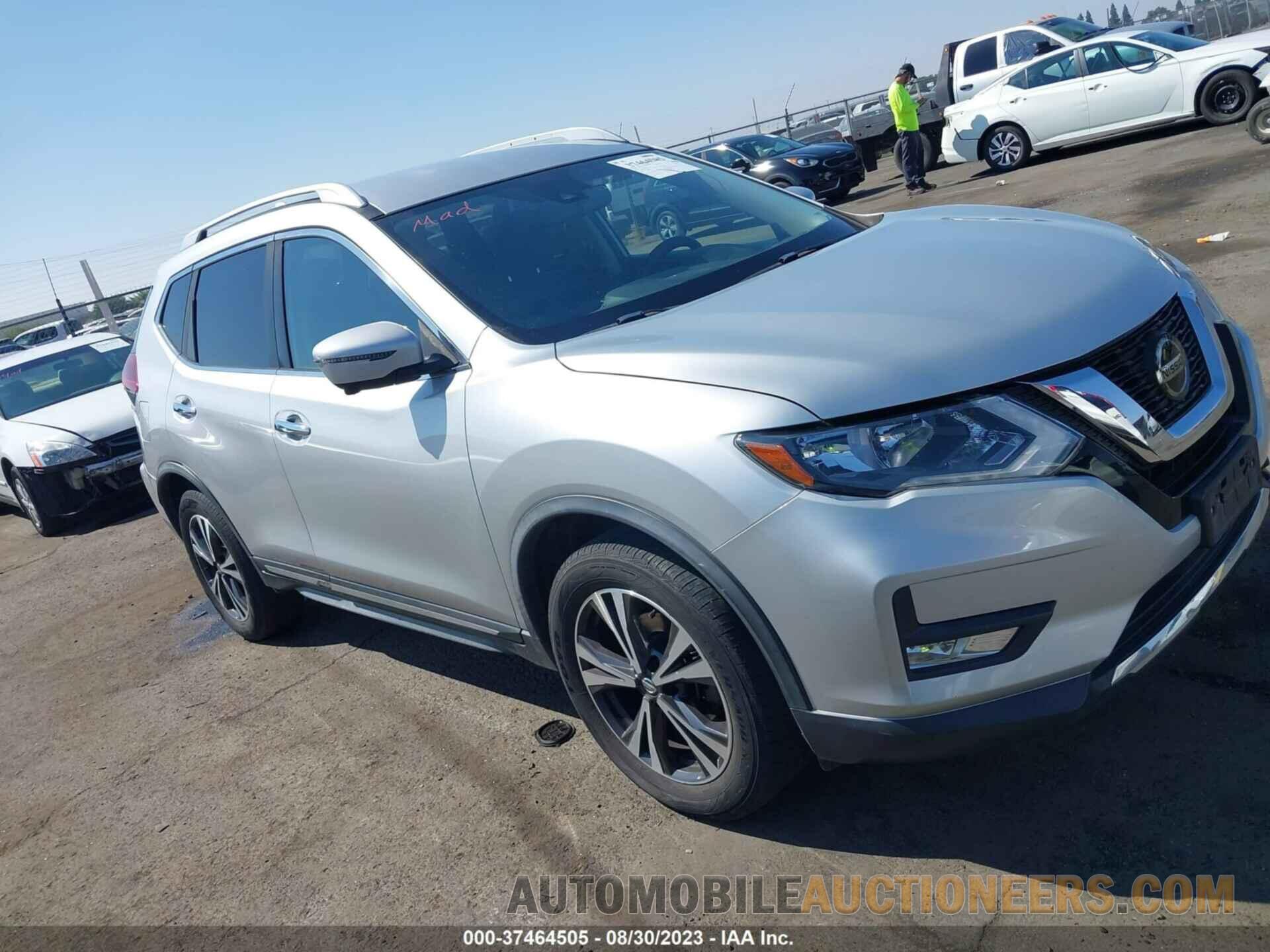 JN8AT2MV3JW319585 NISSAN ROGUE 2018