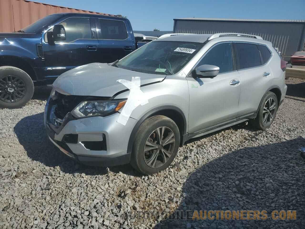 JN8AT2MV6JW307821 NISSAN ROGUE 2018