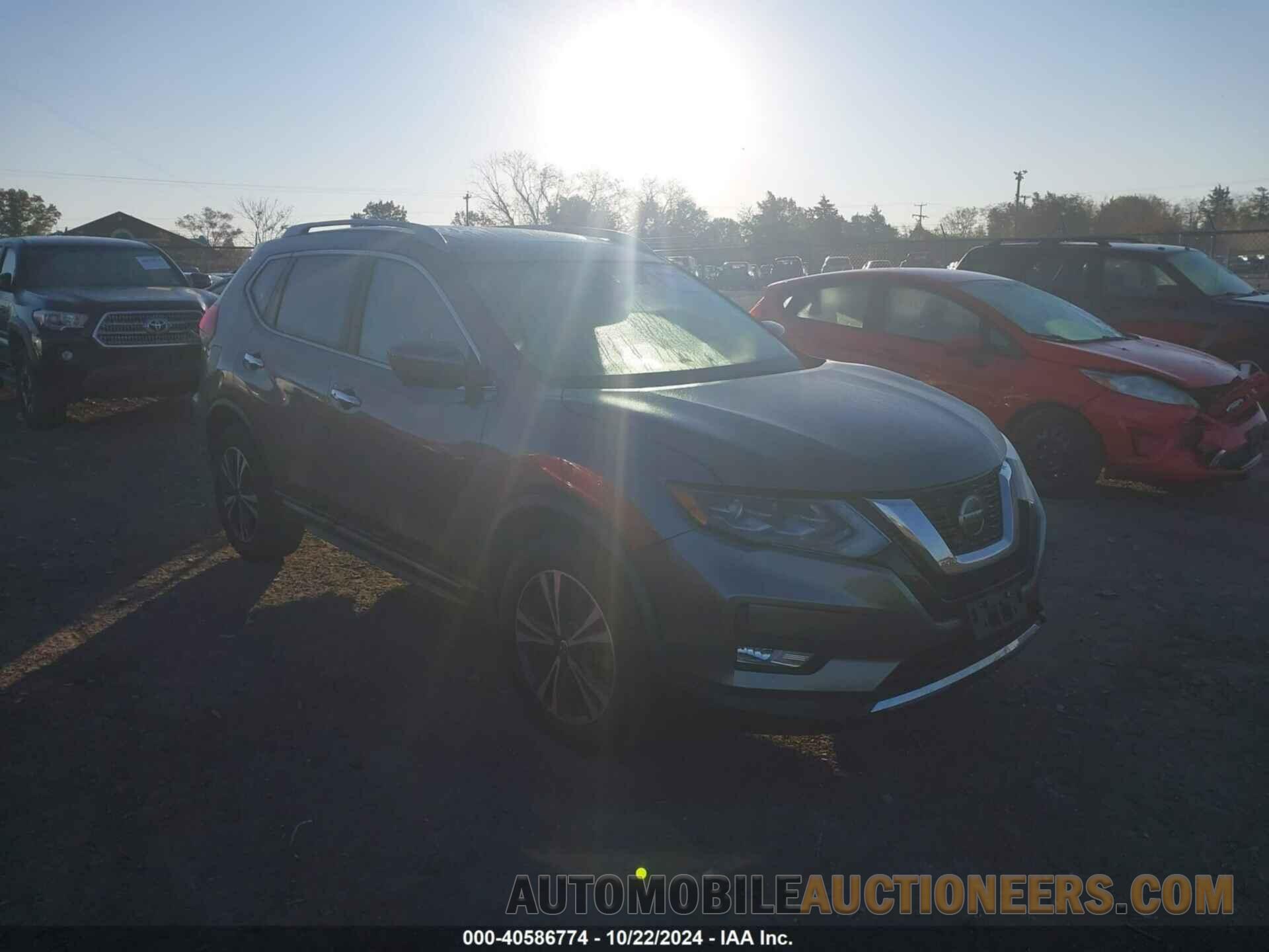 JN8AT2MVXJW308390 NISSAN ROGUE 2018