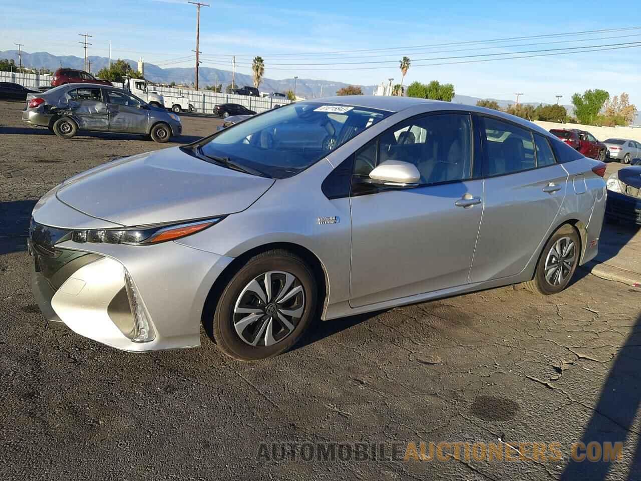 JTDKARFP1J3078236 TOYOTA PRIUS 2018