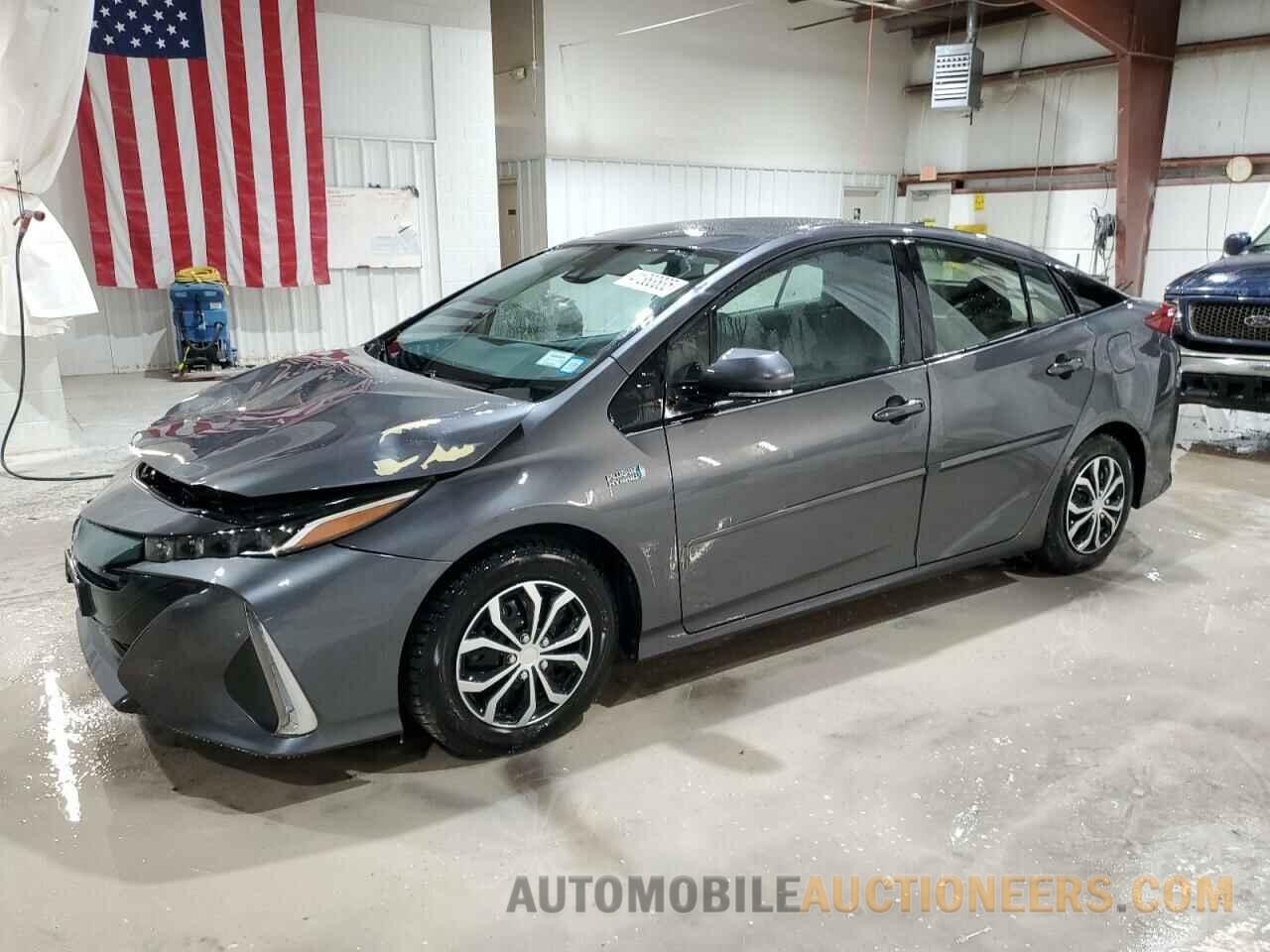 JTDKARFP1J3088913 TOYOTA PRIUS 2018