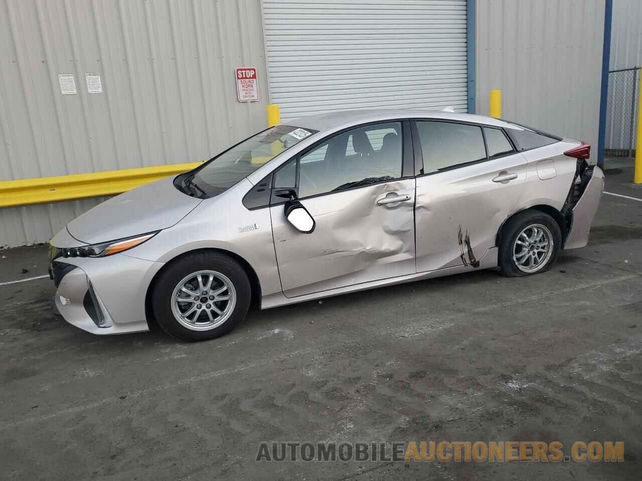 JTDKARFP1J3090449 TOYOTA PRIUS 2018