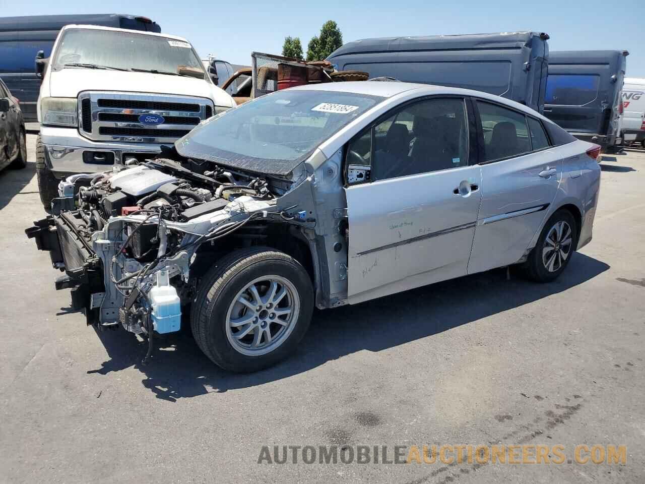 JTDKARFP2J3075975 TOYOTA PRIUS 2018