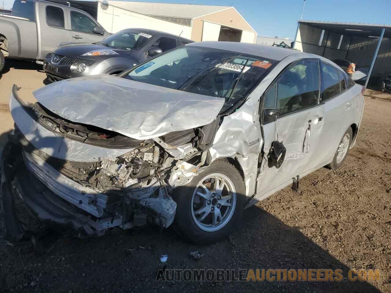 JTDKARFP3J3075483 TOYOTA PRIUS 2018