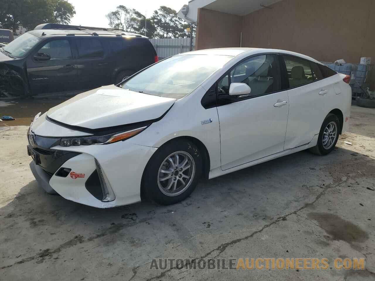 JTDKARFP4J3086668 TOYOTA PRIUS 2018