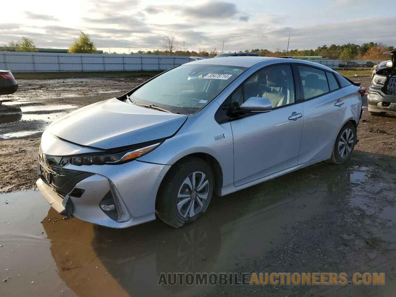 JTDKARFP7J3069833 TOYOTA PRIUS 2018