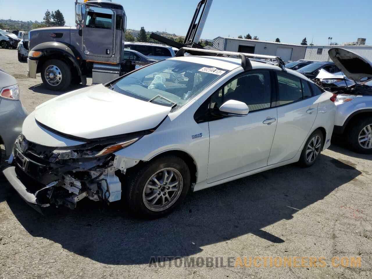 JTDKARFP7J3100028 TOYOTA PRIUS 2018