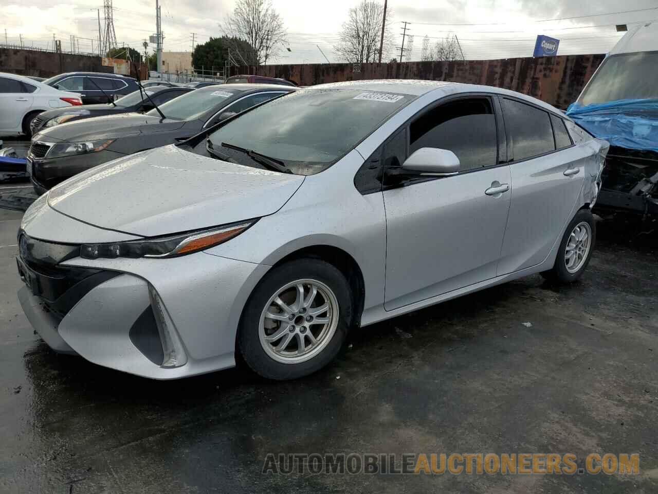 JTDKARFP8J3093283 TOYOTA PRIUS 2018