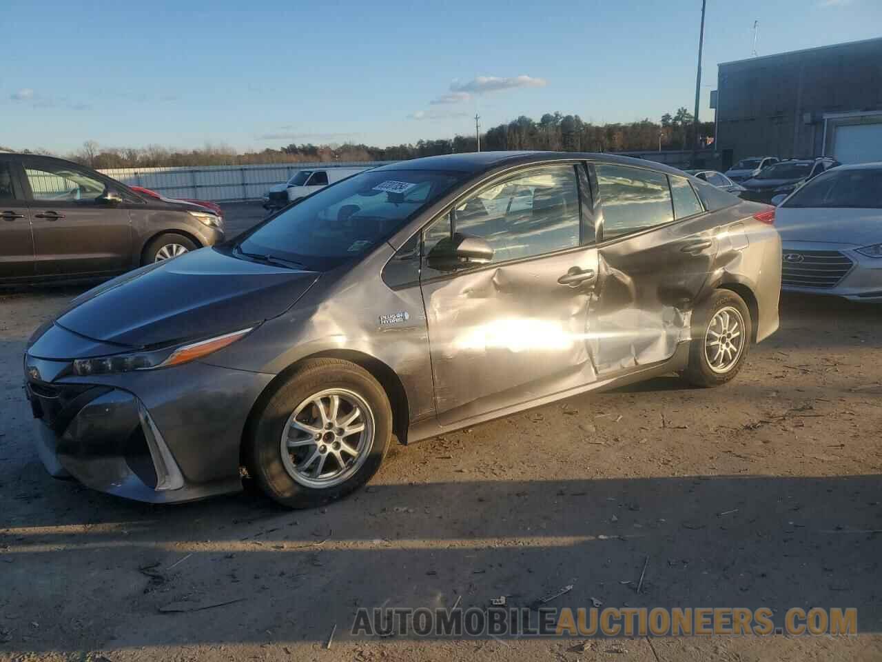 JTDKARFP9J3097925 TOYOTA PRIUS 2018