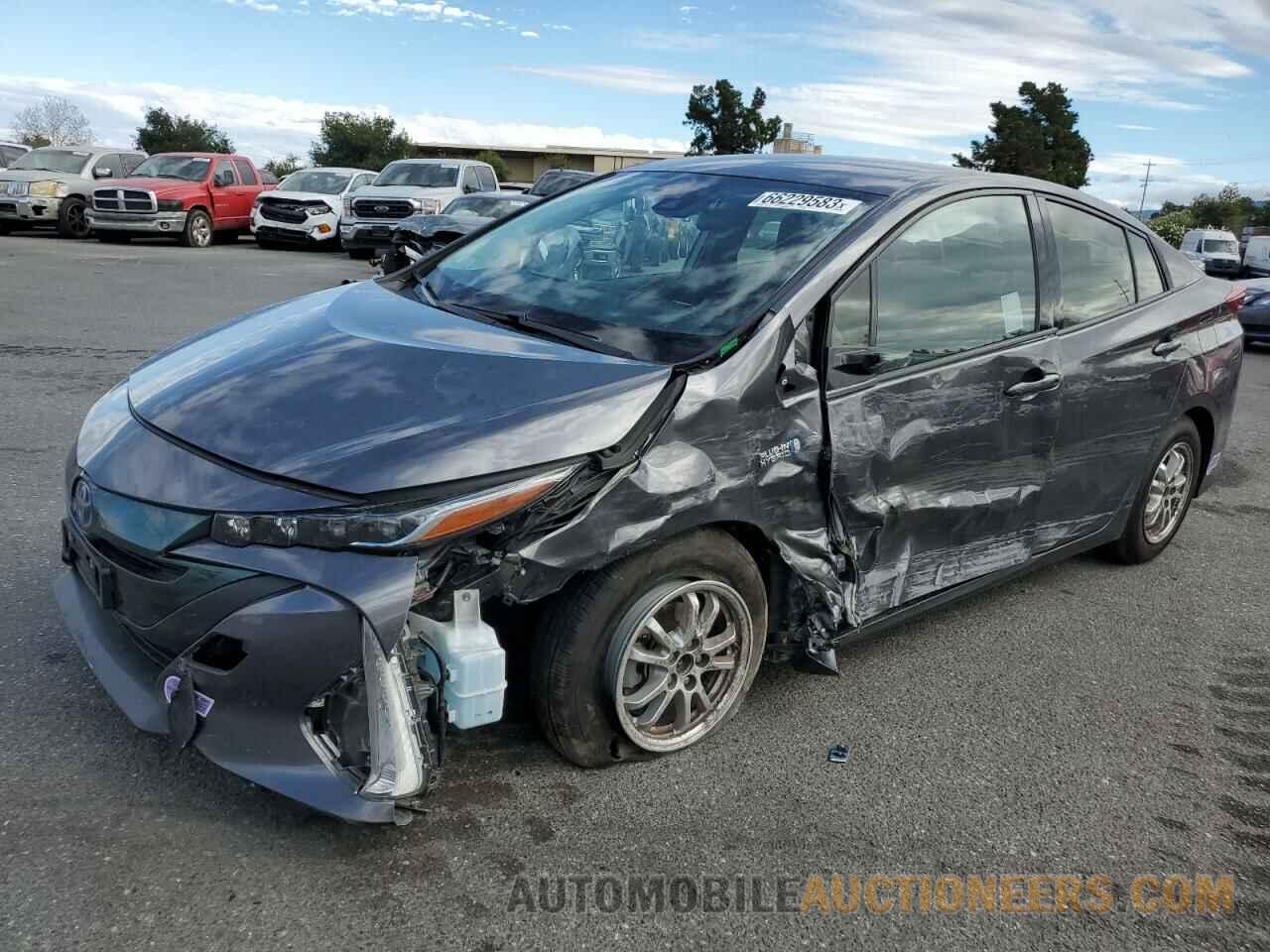 JTDKARFPXJ3078882 TOYOTA PRIUS 2018