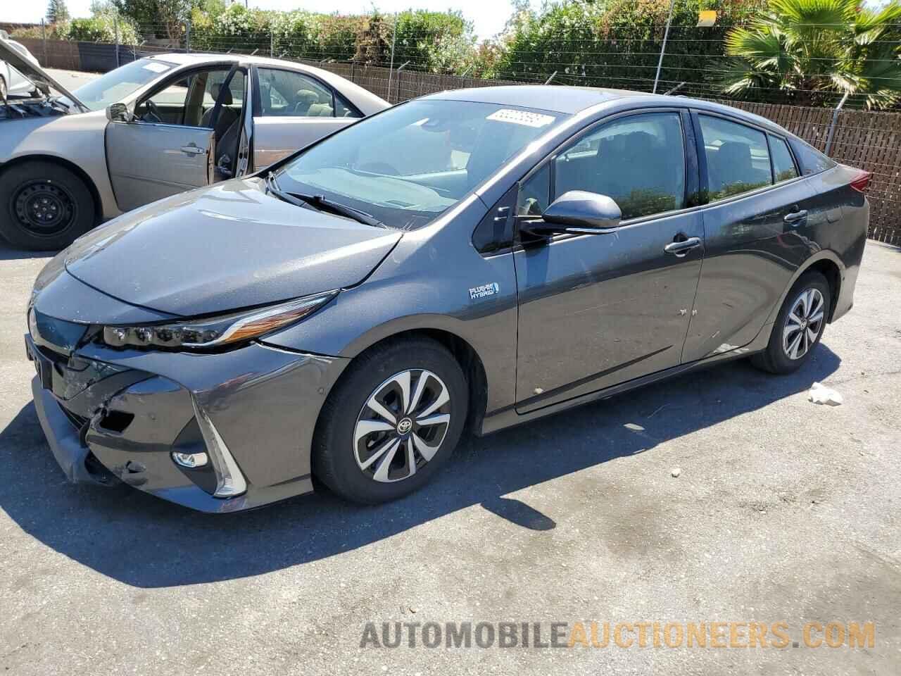 JTDKARFPXJ3093933 TOYOTA PRIUS 2018