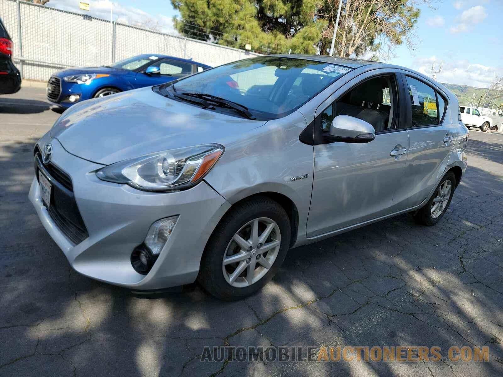 JTDKDTB30F1103685 Toyota Prius c 2015