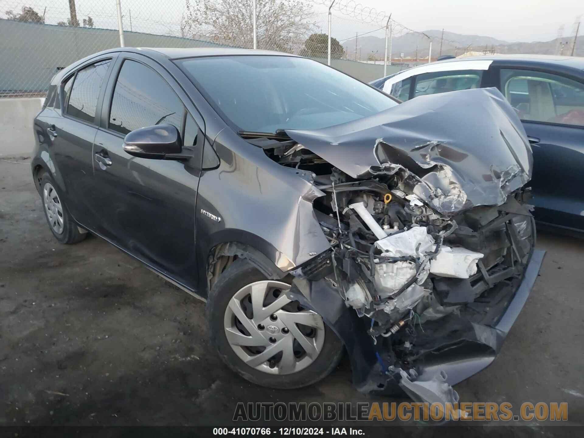 JTDKDTB30F1586854 TOYOTA PRIUS C 2015