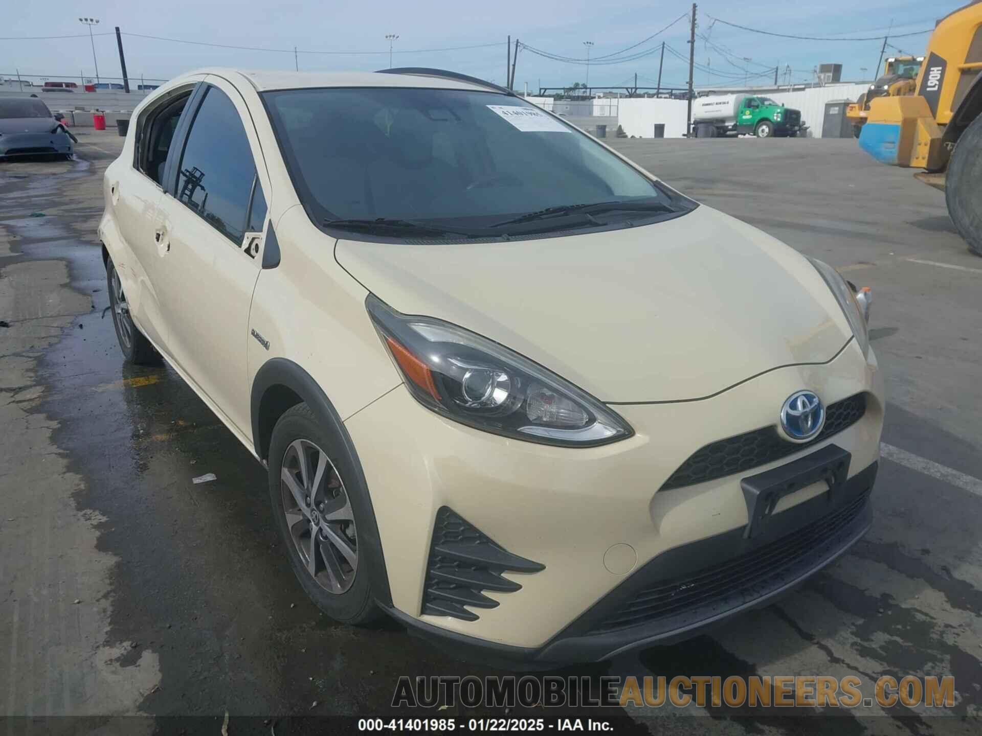 JTDKDTB30J1604343 TOYOTA PRIUS C 2018