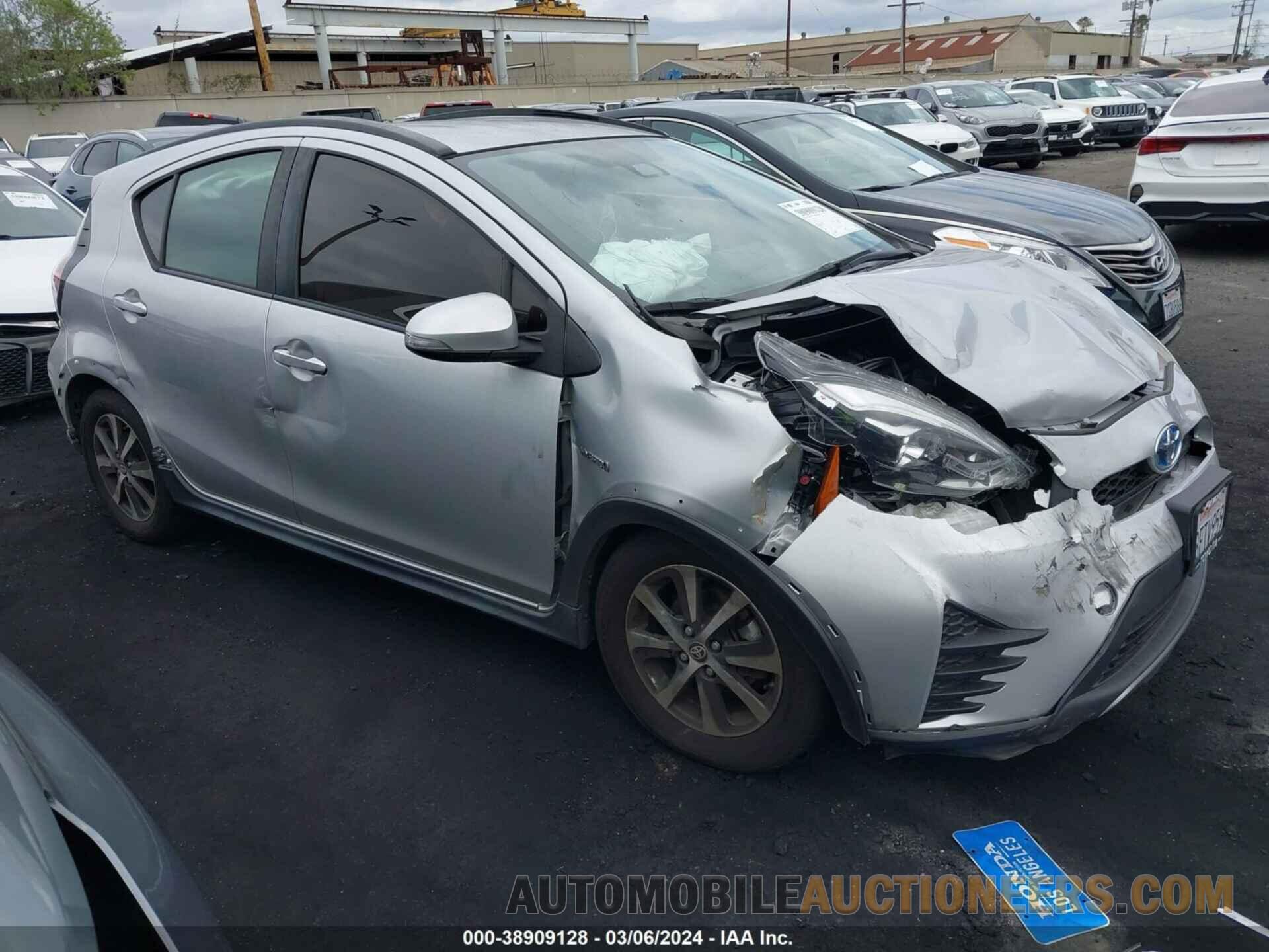 JTDKDTB30J1615813 TOYOTA PRIUS C 2018