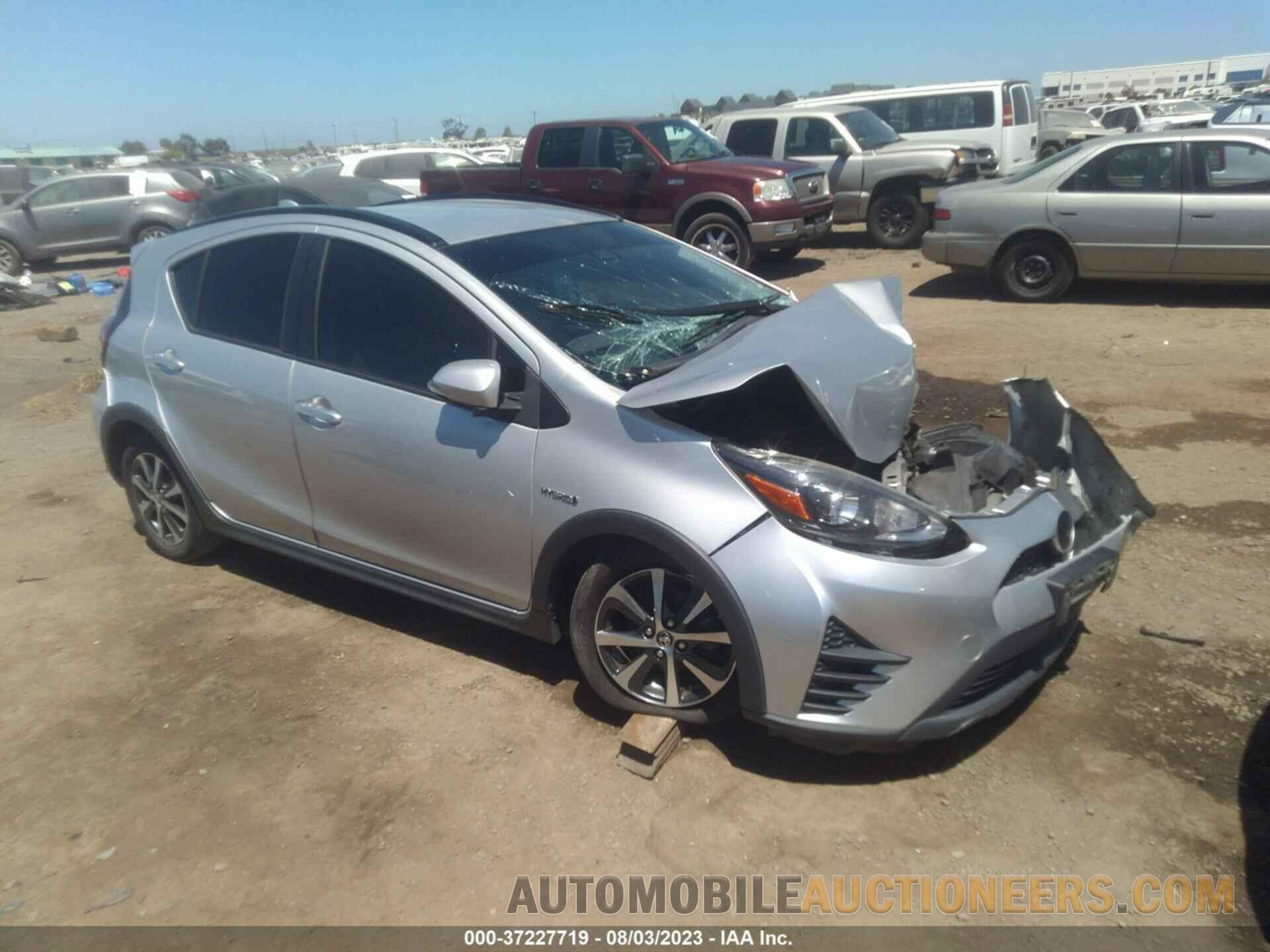 JTDKDTB32J1599940 TOYOTA PRIUS C 2018